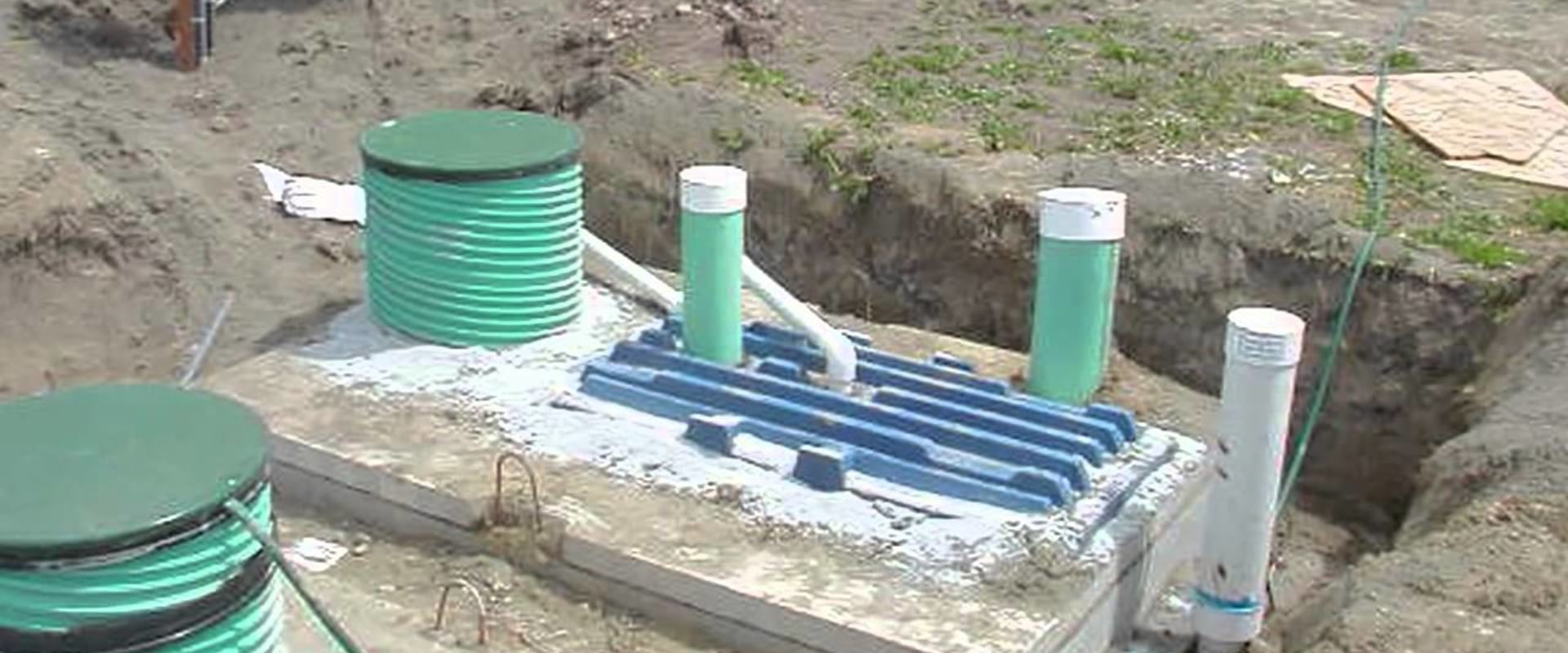 Installing Septic Tanks and Leach Fields: A Comprehensive Overview