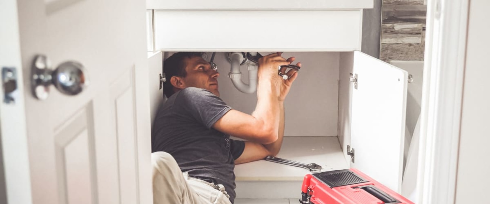 Doing Basic Repairs Yourself to Save Money on Plumbing Jobs