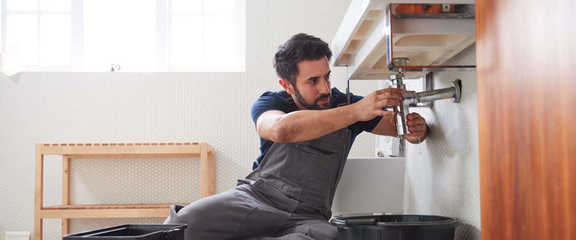 Understanding Contracts when Hiring a Plumber
