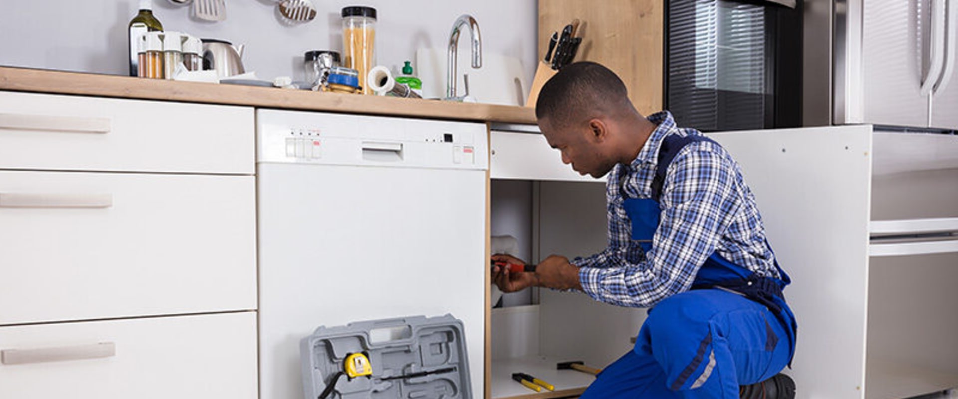 Checking Credentials and Licensing of Plumbing Companies: A Comprehensive Guide